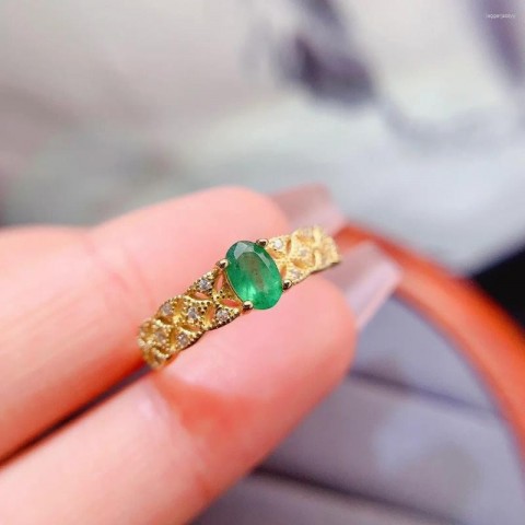 Elegant Women's Cluster Emerald Ring in 925 Sterling Silver for Birthday Gift