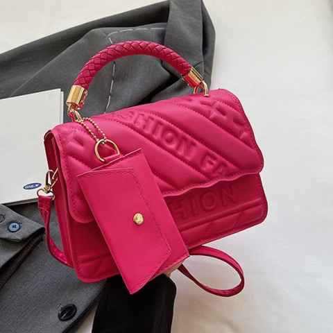Exquisite Rhombic Chain Handbag for Women: Compact Crossbody with Removable Strap & Wallet
