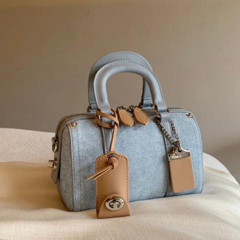 High-value Lightweight Women's French-Style PU Handheld Boston Bag for 2025