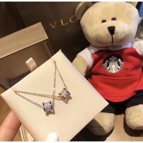 Elegant Women's 5A Quality Black Circle Pendant Necklaces with Bulgari Style Diamonds