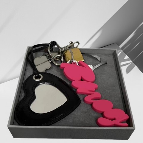 Elegant Metal Heart Letter Keychain Charms for Unisex