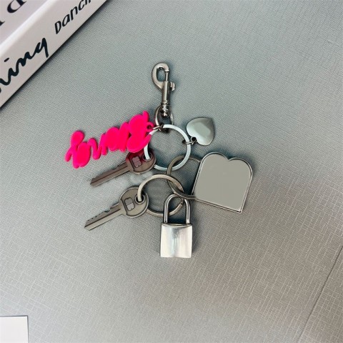 Elegant Metal Heart Letter Keychain Charms for Unisex