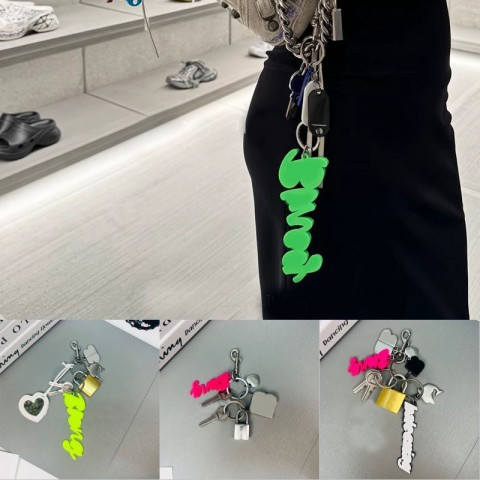 Elegant Metal Heart Letter Keychain Charms for Unisex