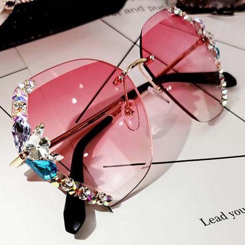 2025 Fashionable UV Protection Round Frame Red Rhinestone Sunglasses for Women