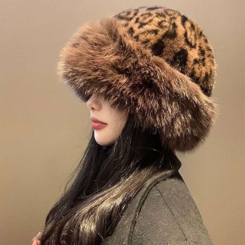 Warm Fluffy Winter Cap for Women - Bear Pattern Plush Ear Muff