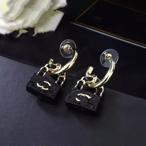 Luxury Brand Classic Letter C Stud Earrings with Red White Black Pearls for Women