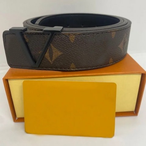 2024 High-Quality Designer Leather Belt for Women with Big Gold Buckle