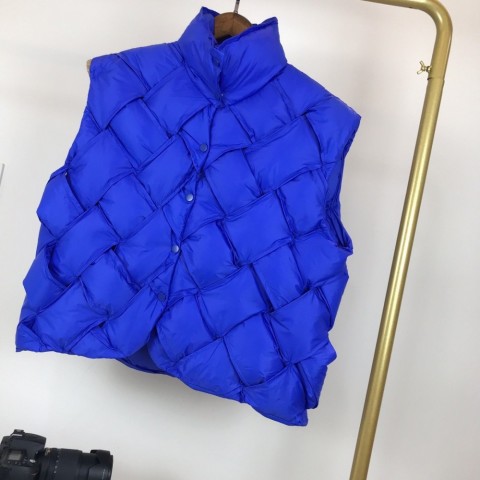Elegant Women's Autumn-Winter Loose Fit Woven Pattern Warm Puffer Vest