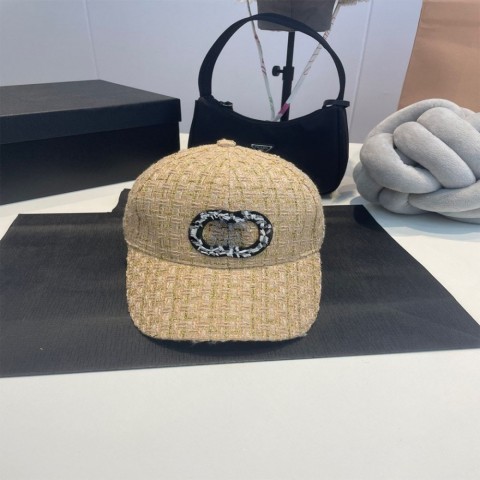 Luxury Caps for Women and Men - Adjustable Ball Cap with Letter Printing for Summer Travel