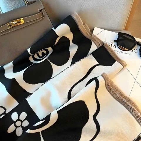 Luxury Women's Pashmina Shawl - Lightweight Black & White Hearts Scarf for Spring Summer