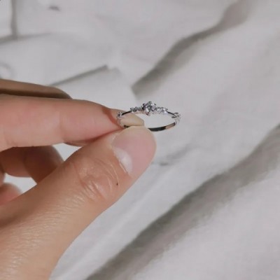 YES 925 Sterling Silver 14K Gold Plated Crystal Wedding Ring for Women - Lightweight & Stylish