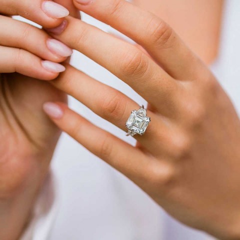 Luster Women's 10K/14K/18K High-Quality Asscher Cut Moissanite Wedding Ring with Trapezoid Stones
