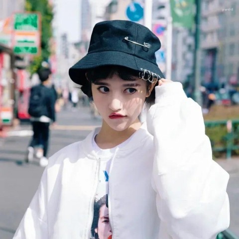 Unisex Beret with Brooch Ring, Fashionable Fisherman's Hat, Outdoor Beach Sun Hat