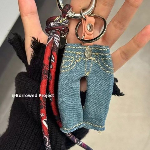 Mens Titanium Steel AC Style Mini Jeans Keychain with Graffiti Design for Unisex