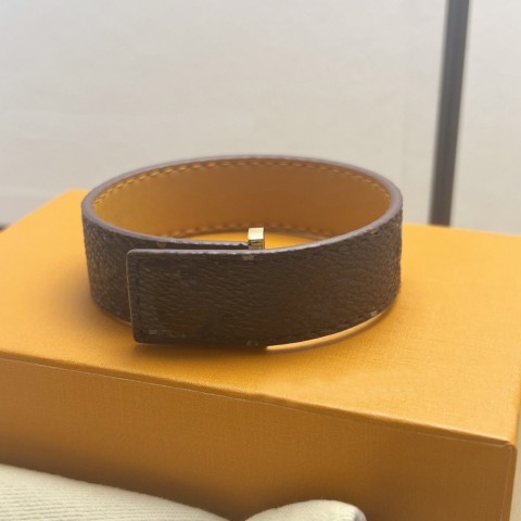 Luxury Men's Brown Leather Bangle Bracelet with Silver Toggle Clasp