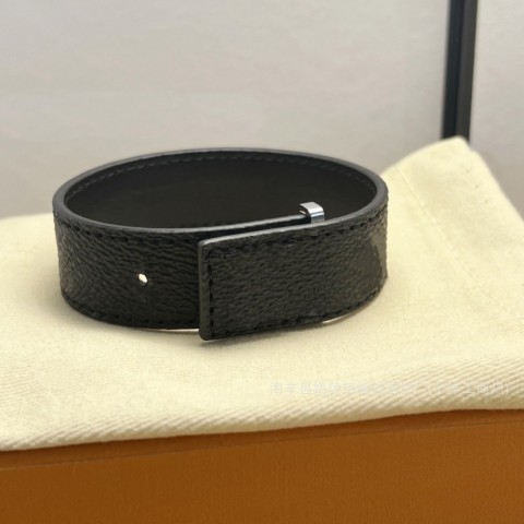 Luxury Men's Brown Leather Bangle Bracelet with Silver Toggle Clasp