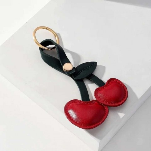 New Fashion Rural Leather Keychain with White Kirsite Stone for Boys