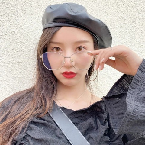 Elegant Vintage PU Leather Beret for Women