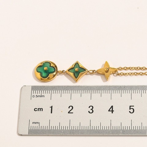 Newest 18K Gold Plated Four Leaf Clover Pendant Necklace for Unisex - Classic Wedding and Party Jewelry