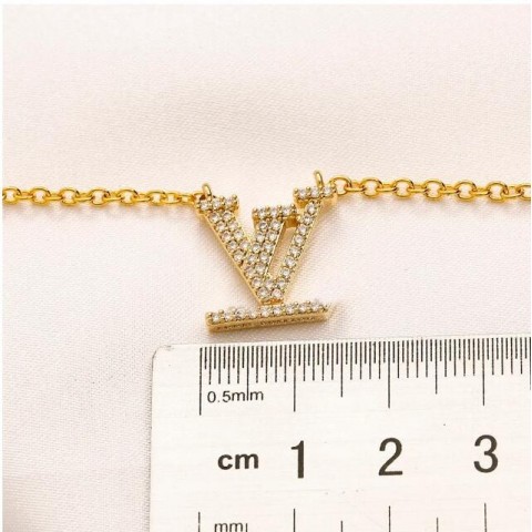 Newest 18K Gold Plated Four Leaf Clover Pendant Necklace for Unisex - Classic Wedding and Party Jewelry