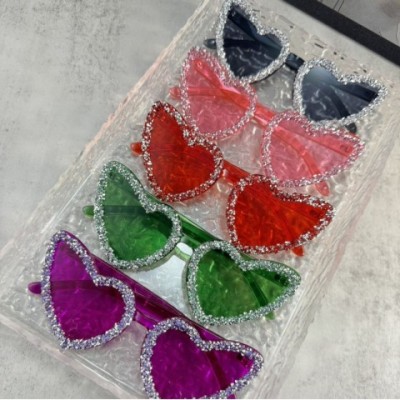 2025 Luxury Fashion Heart Sunglasses for Women with Rhinestones and UV400 Protection