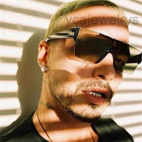 Luxury Brand Round Metal Frame Sunglasses for Men and Women with UV400 Protection