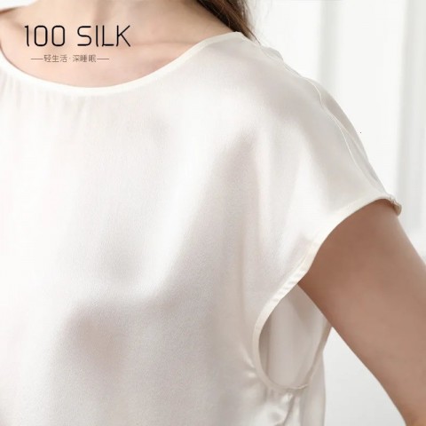 19mm Premium Loose Fit Women's Silk T-Shirt with Round Neck and Short Sleeves