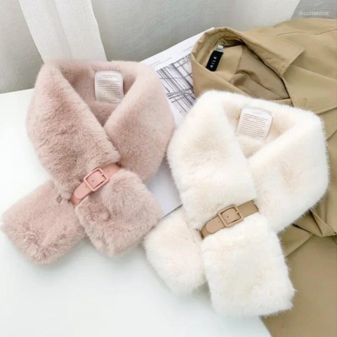 Luxury Women's Faux Fur Collar Scarf - White & Black Warm Winter Accessory