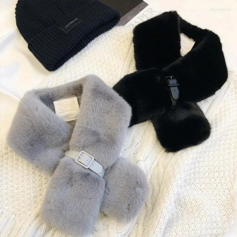 Luxury Women's Faux Fur Collar Scarf - White & Black Warm Winter Accessory