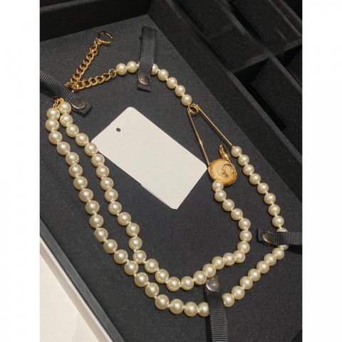 Luxury 18K Gold Plated Charm Pendant Necklace with White Shell Beads for Women PS6700