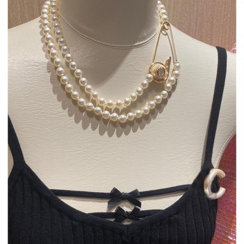 Luxury 18K Gold Plated Charm Pendant Necklace with White Shell Beads for Women PS6700