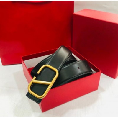 Elegant Women's Designer Leather Belt with Bronze Smooth Buckle