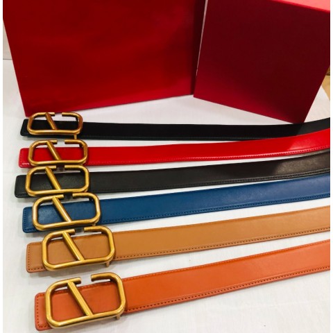 Elegant Women's Designer Leather Belt with Bronze Smooth Buckle