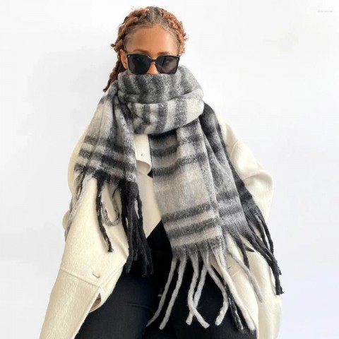 Luxury 2024 Women's Green Solid Pashmina Scarf for Winter Fashion