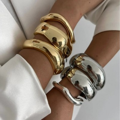 DIEZI Stylish Retro Wide Cuff Bangle for Men and Women, Punk Hip Hop Jewelry, Gold and Silver Geometric Metal Spring Bracelet