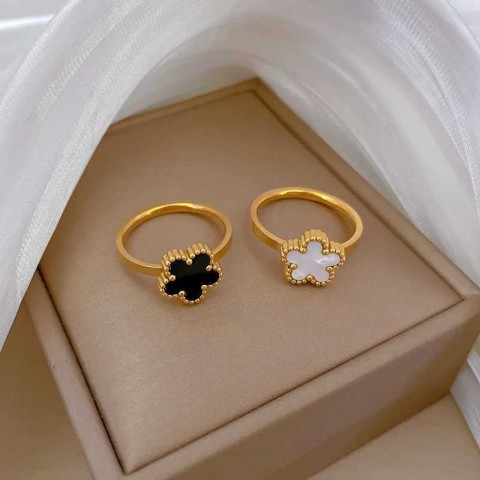 Elegant Stainless Steel Plum Blossom Ring for Women, Stylish Five-Petal Flower Wreath Jewelry S25423