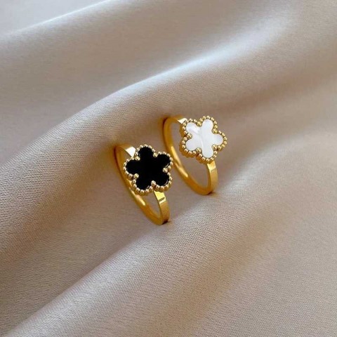 Elegant Stainless Steel Plum Blossom Ring for Women, Stylish Five-Petal Flower Wreath Jewelry S25423