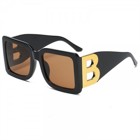 Design Your Style: Oversized Square Sunglasses for Women with UV400 Protection