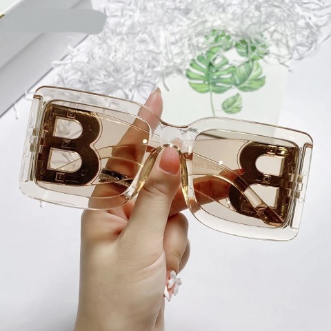 Design Your Style: Oversized Square Sunglasses for Women with UV400 Protection
