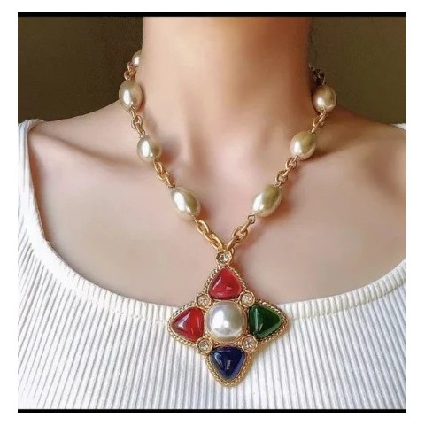Fashion Medieval Glass Pendant Necklace - Lightweight Hollow Round Medal