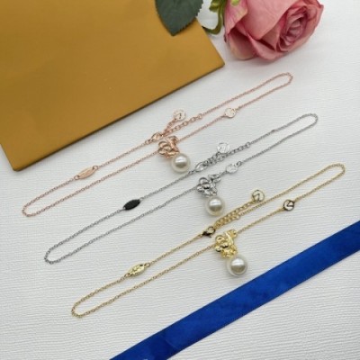 Exquisite Women's 18K Gold Plated Titanium Steel Pendant Necklace with Heart Cubic Zirconia