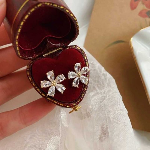 Elegant Korean Crystal Earrings for Women's Summer Weddings
