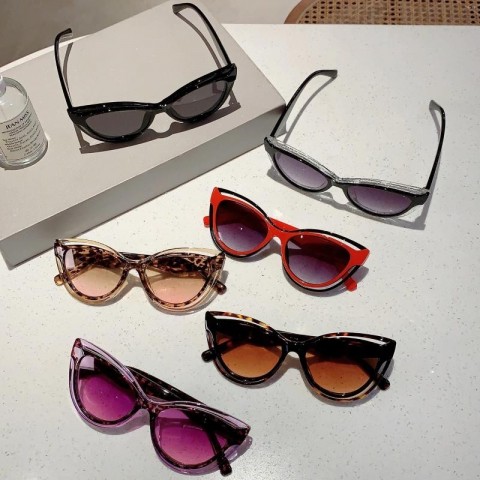 KAMMPT Women's Fashion Cat Eye Gradient Sunglasses 2025 Hollow Rim Vintage Eyewear