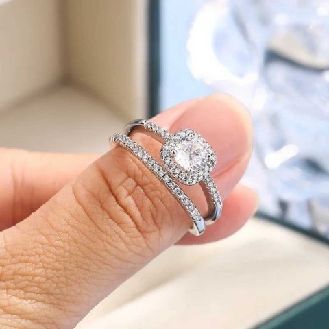Elegant 2-Piece 925 Silver Plated Zircon Wedding Ring Set for Women