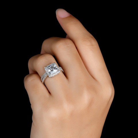 AINUOSHI Elegant 925 Sterling Silver 1.6 CT Princess Cut Halo Engagement Ring with Simulated Diamond