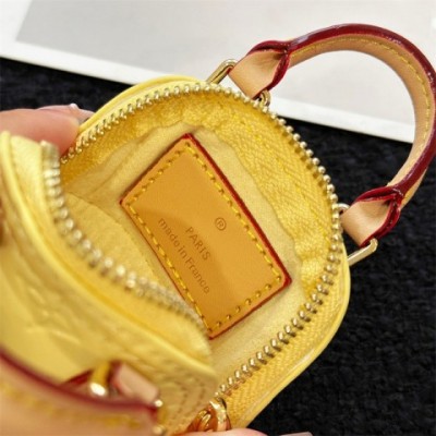 Luxury Leather Keychain for Unisex Use with Gold Konerupine Stone and Silver Plating R250421