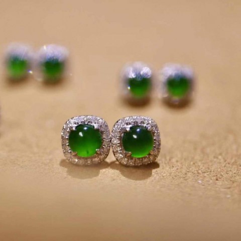 Choucong Women's Exquisite Emerald Agate Stud Earrings, Ideal Gift for Every Occasion
