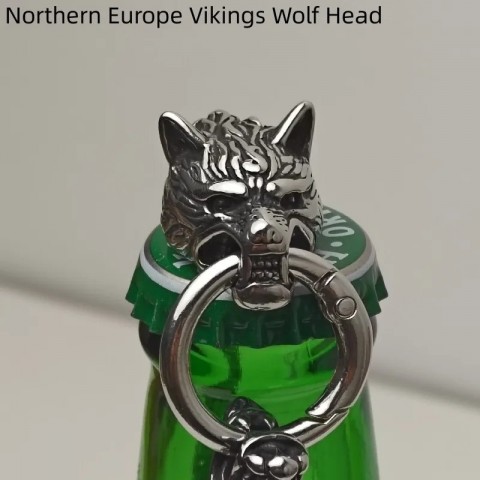 Retro Wolf Head Stainless Steel Men's Keychain - The Divine Dragon