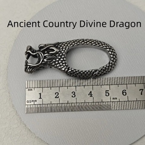 Retro Wolf Head Stainless Steel Men's Keychain - The Divine Dragon