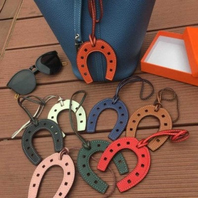 H250112 Boys Classic Leather LED Keychains with Animal Design Amber